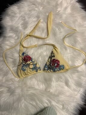 Victoria’s Secret Yellow Triangle Bikini Top with anchor floral sequins M